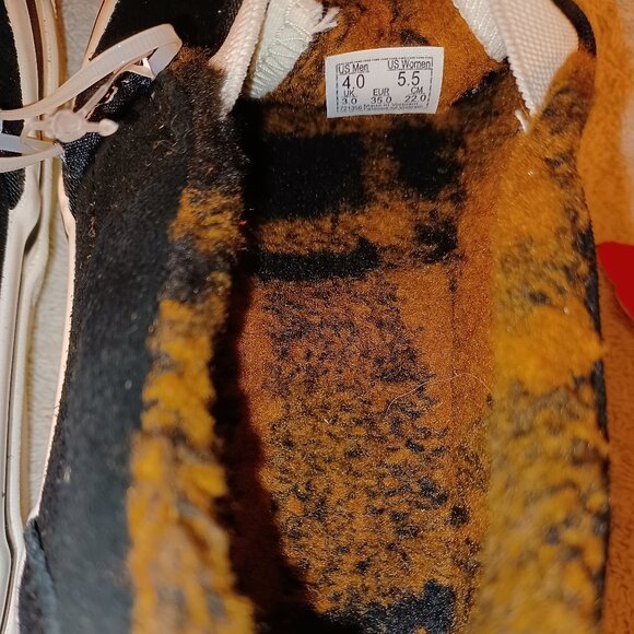 Vans Men's 4/Women's 5.5 Slip On Sherpa Lined Black/Marshmallow VN0A7VCFABI - Picture 4 of 12